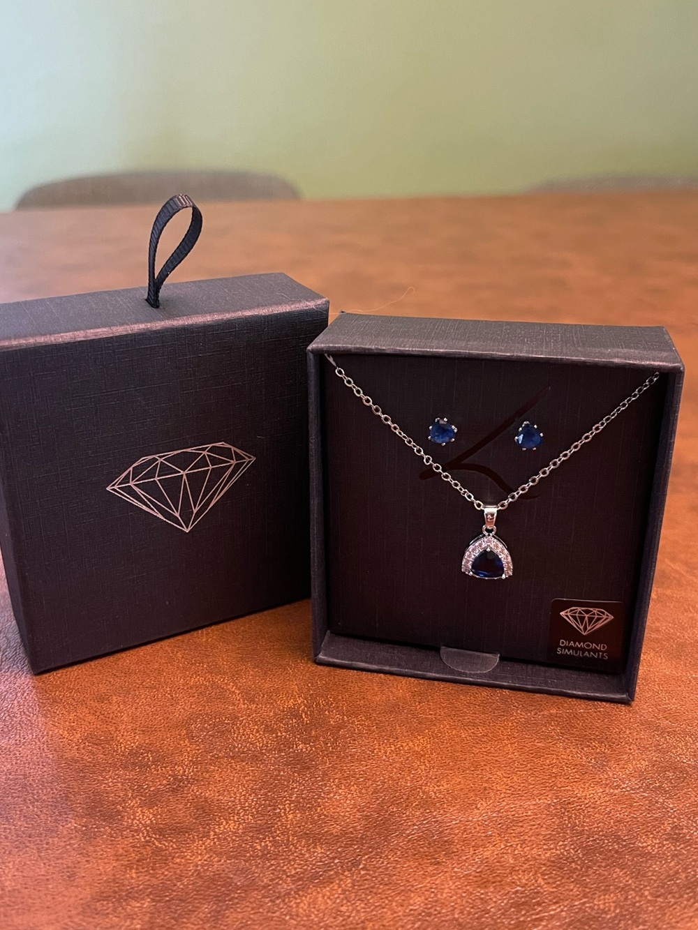 55. LOVISA necklace and earrings set